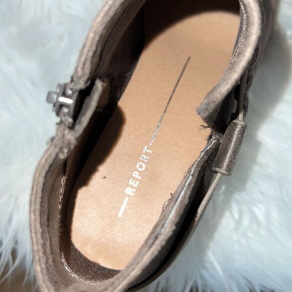 Report Carl Booties - Picture 10 of 11